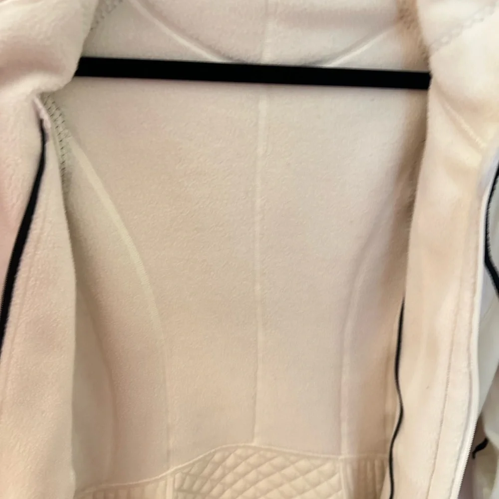 LULULEMON 8 Run Bundle Up Woman white with black edging activewear Jacket - Picture 15 of 16